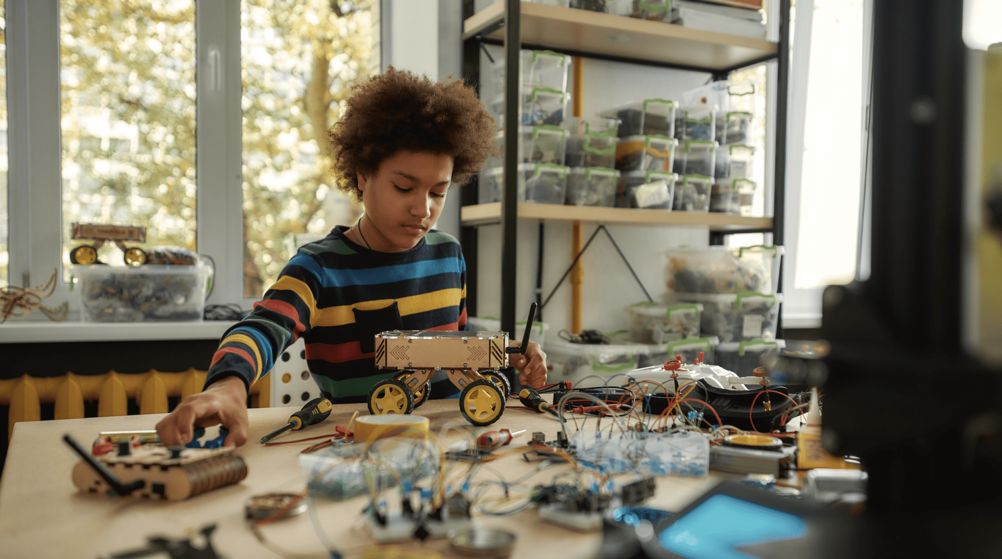 12 Electronic Projects Your Kids Can Tackle in Their School Holidays